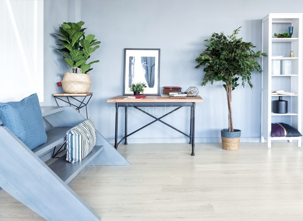 Кварцвиниловая плитка Alpine Floor клеевая Ultra Дуб Светлый ECO 5-2 1219,2×184,15×2 фото в интерьере