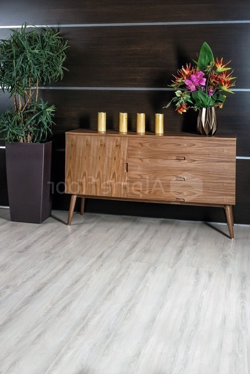 Кварцвиниловая плитка Alpine Floor клеевая Easy Line Дуб Снежный ECO 3-14 1219,2×184,15×3 фото в интерьере