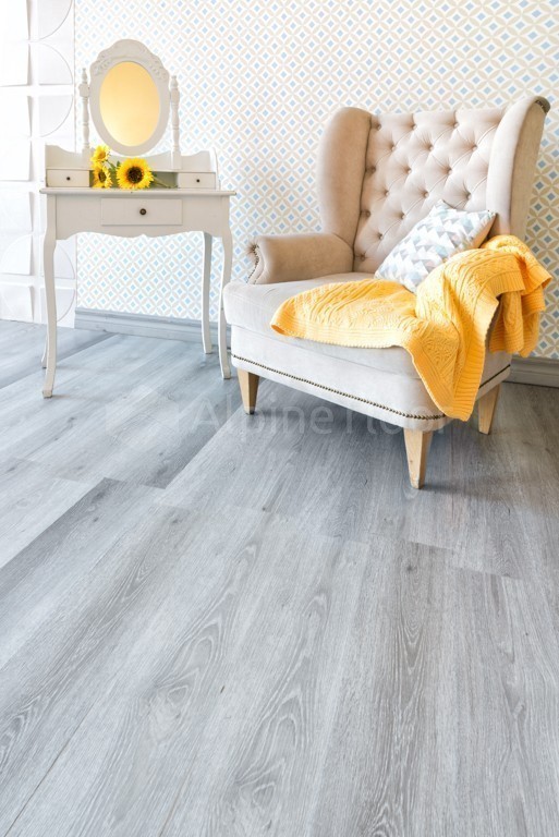 Кварцвиниловая плитка Alpine Floor клеевая Easy Line Дуб Пепельный ECO 3-16 1219,2×184,15×3 фото в интерьере