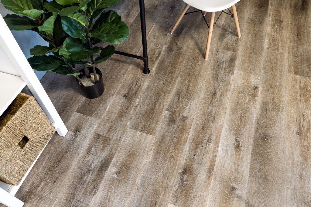 Кварцвиниловая плитка Alpine Floor клеевая Easy Line Дуб Медовый ECO 3-17 1219,2×184,15×3 фото в интерьере