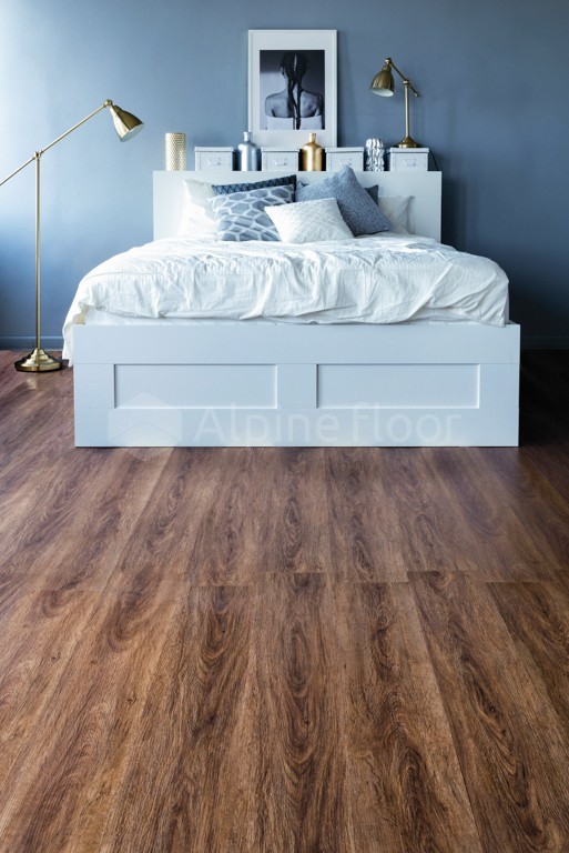 Кварцвиниловая плитка Alpine Floor клеевая Easy Line Сосновый Бор ECO 3-22 1219,2×184,15×3 фото в интерьере