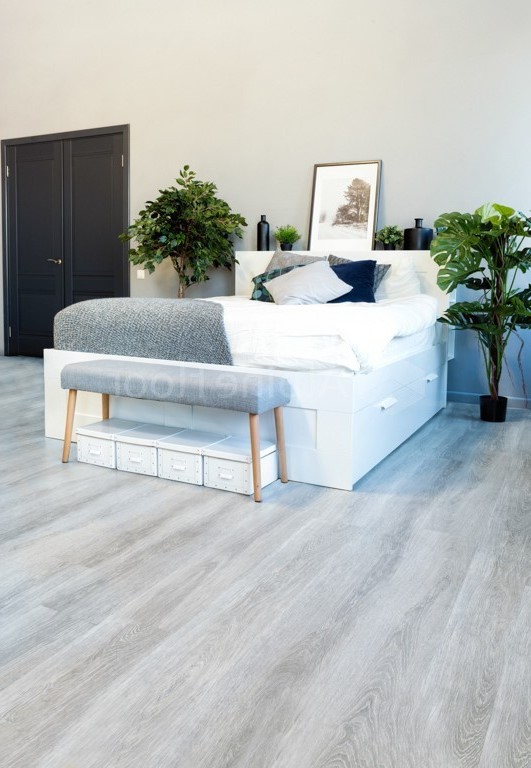 Кварцвиниловая плитка Alpine Floor клеевая Easy Line Дуб Туманный ECO 3-26 1219,2×184,15×3 фото в интерьере