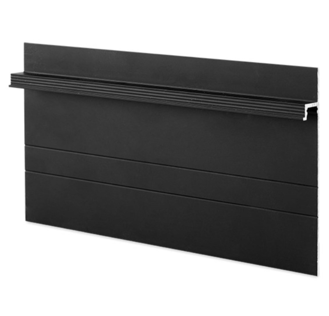 Плинтус алюминиевый скрытый Ликорн C-04.2.3 черный с подсветкой 2050×105×13,3