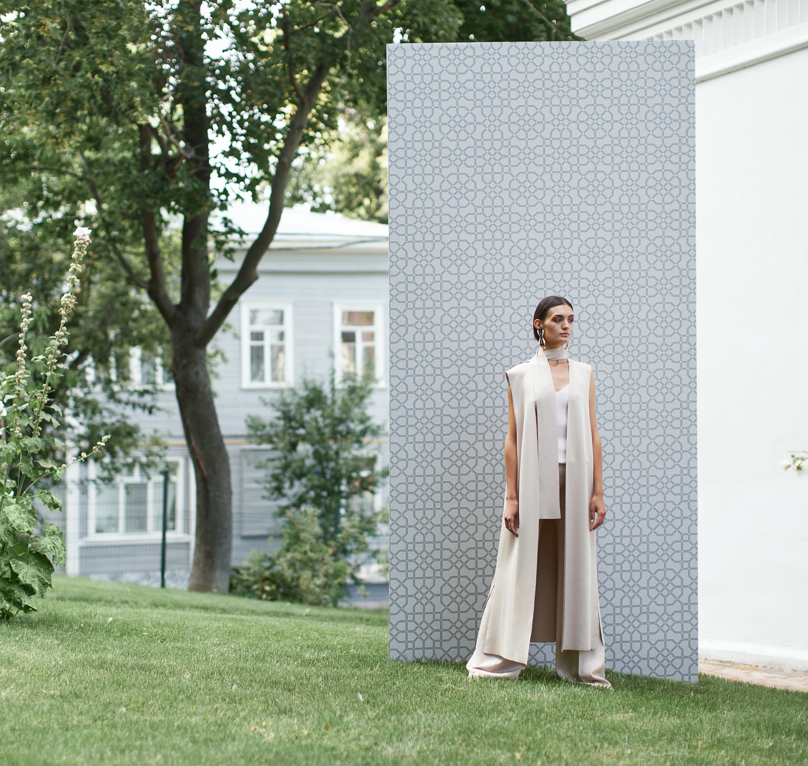 Обои Loymina Русская классика Арабеска Ru5 008 10,05×1 фото в интерьере