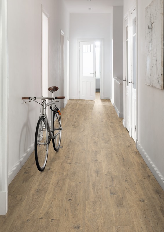 Ламинат Egger Pro Classic 8/33 Дуб Ла-Манча EPL018 1292×193×8 фото в интерьере