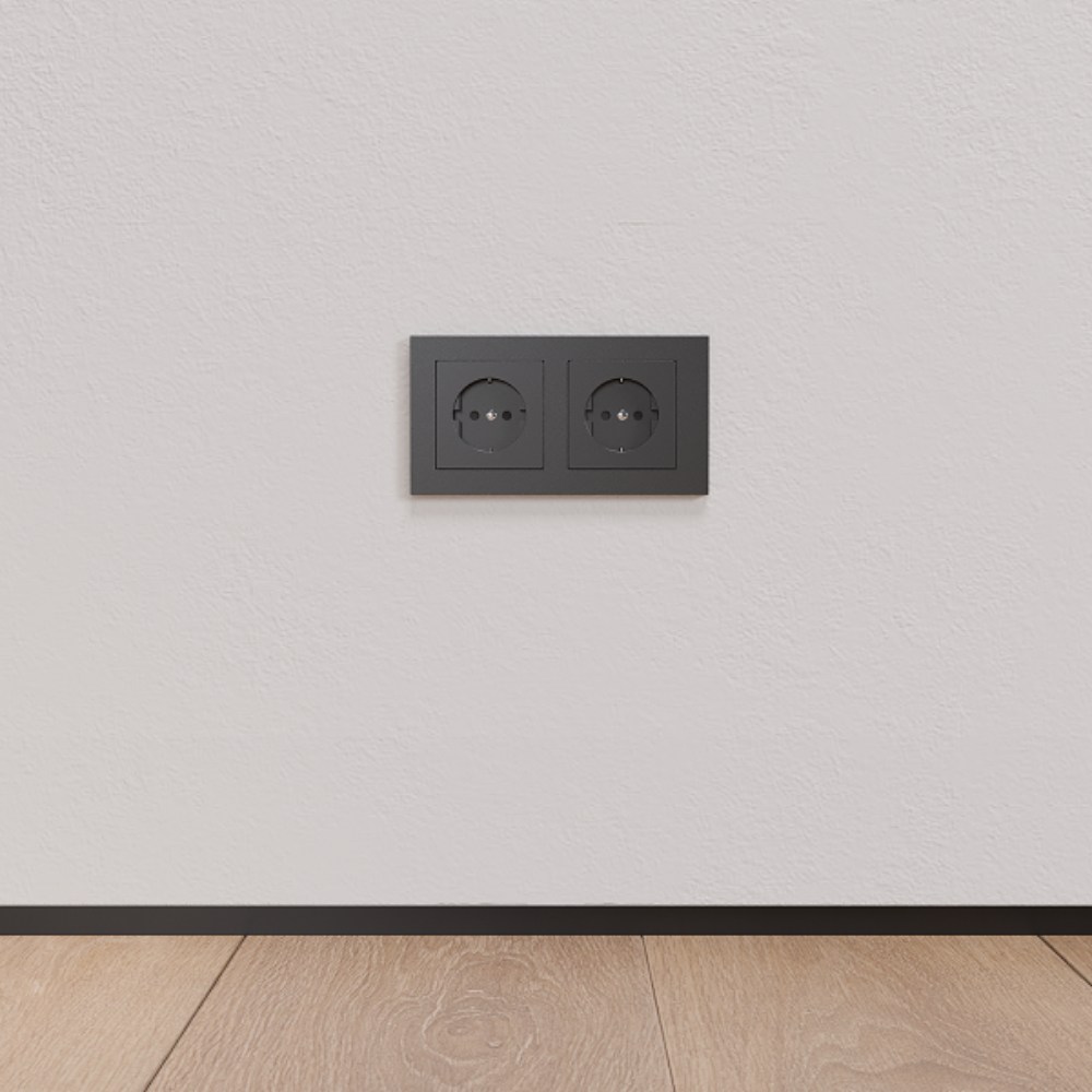 Плинтус алюминиевый теневой Ликорн C-08.2.3 черный с подсветкой 2050×60×13,3