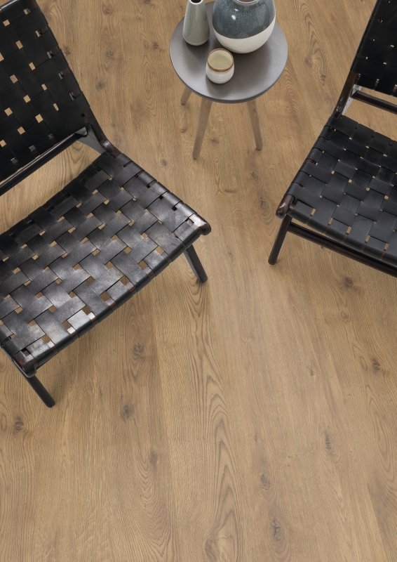 Ламинат Egger Pro Classic 8/33 Дуб Гроув EPL089 1292×193×8 фото в интерьере