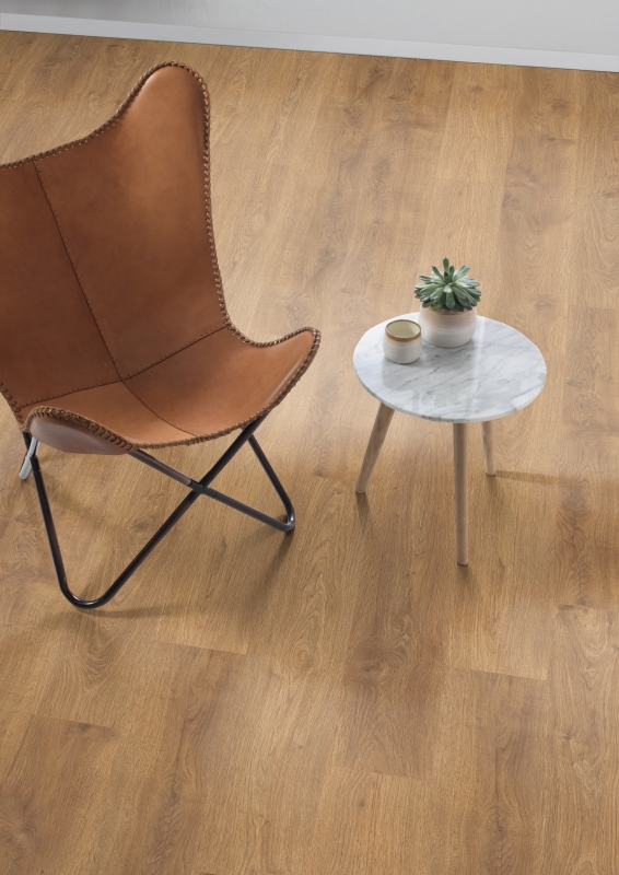 Ламинат Egger Pro Classic 10/32 Дуб Пуната EPL131 1292×193×10 фото в интерьере