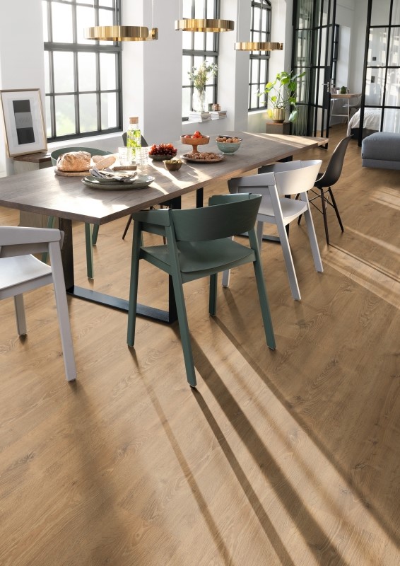 Ламинат Egger Pro Large 8/32 Дуб Уолтем натуральный EPL122 1292×246×8 фото в интерьере