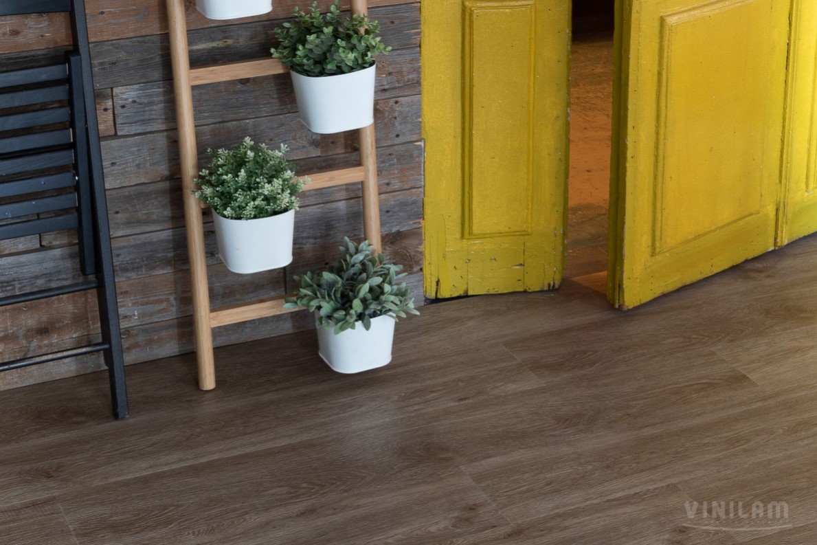 Кварцвиниловая плитка Vinilam замковая Click Дуб Ваймар 14609 1220×181×3,7 фото в интерьере