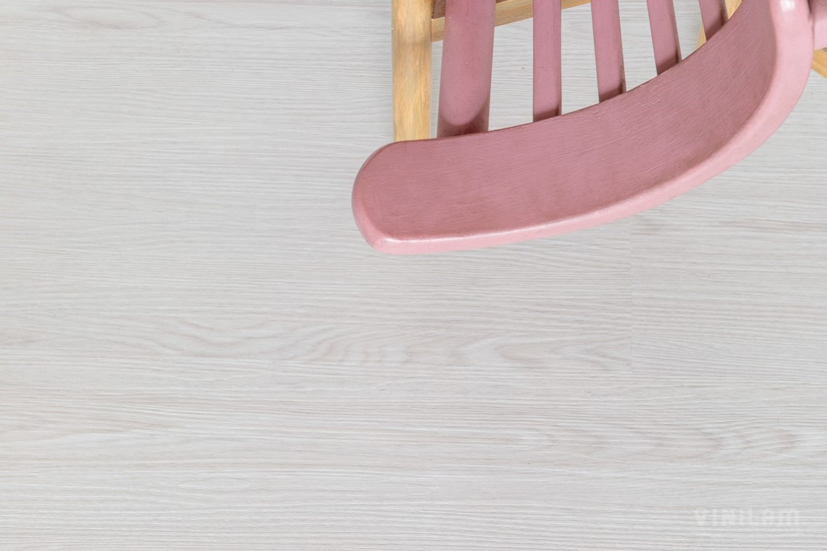 Кварцвиниловая плитка Vinilam замковая Click Дуб Гюстров 10675 1220×181×3,7 фото в интерьере