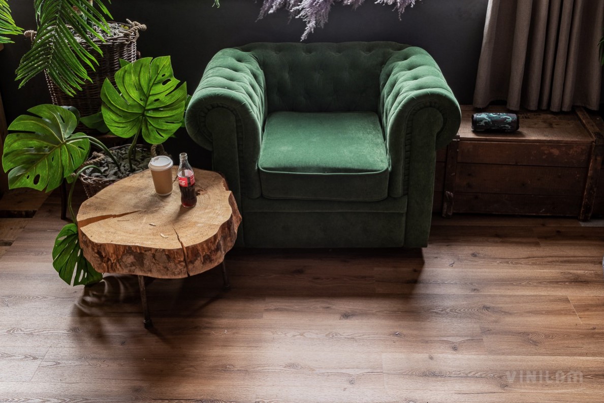 Кварцвиниловая плитка Vinilam замковая Click Дуб Норден 8861-EIR 1220×181×3,7 фото в интерьере