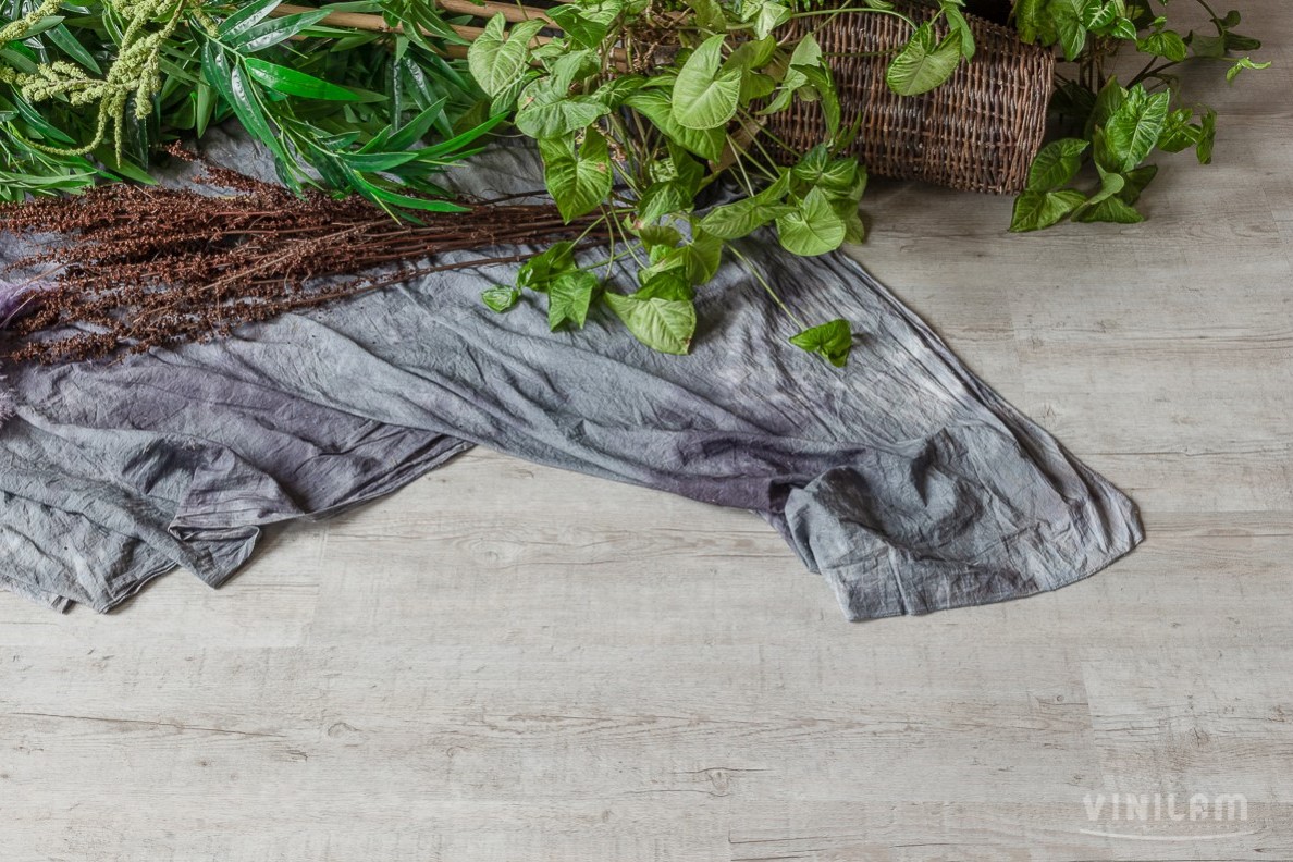 Кварцвиниловая плитка Vinilam клеевая Glue Дуб Форст 8591 1228×188×2,5 фото в интерьере