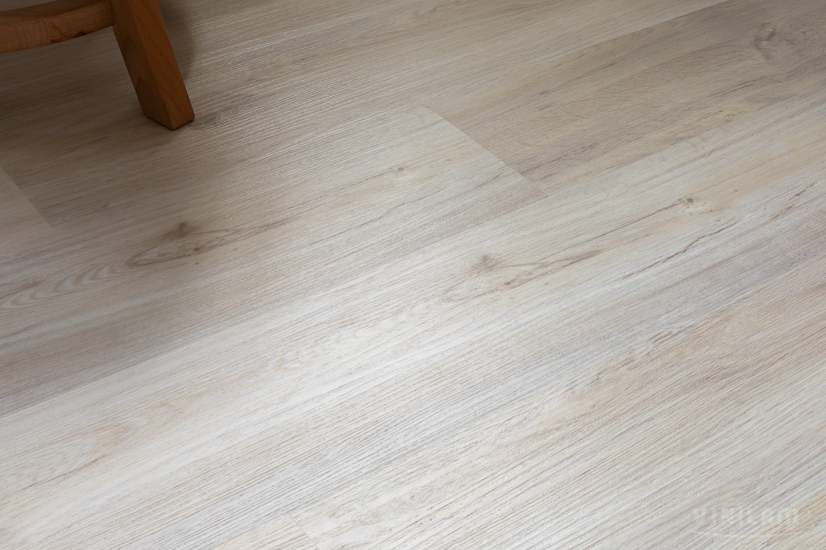 Кварцвиниловая плитка Vinilam клеевая Glue Дуб Реген 44650 1228×188×2,5 фото в интерьере
