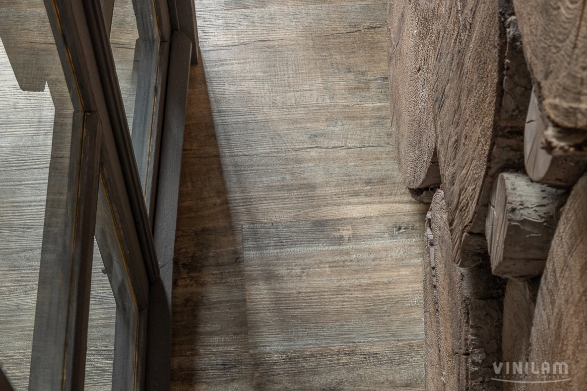 Кварцвиниловая плитка Vinilam клеевая Glue Дуб Потсдам 61613 1228×188×2,5 фото в интерьере
