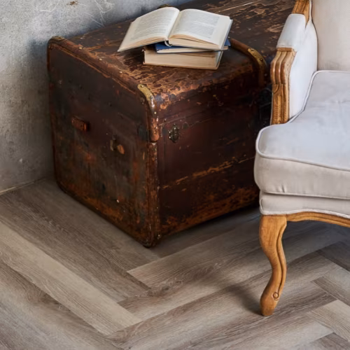 Кварцвиниловый SPC ламинат Vinilam Parquet Herringbone Паркет Эрмитаж IS11122 венгерская елка 720×120×6,5