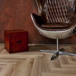 Кварцвиниловый SPC ламинат Vinilam Parquet Herringbone Паркет Классический IS11166 венгерская елка 720×120×6,5