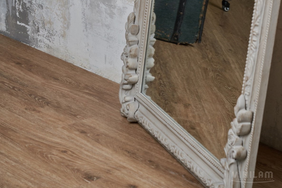 Кварцвиниловый SPC ламинат Vinilam Cork Дуб Брюссель 04018 1220×227×7 фото в интерьере