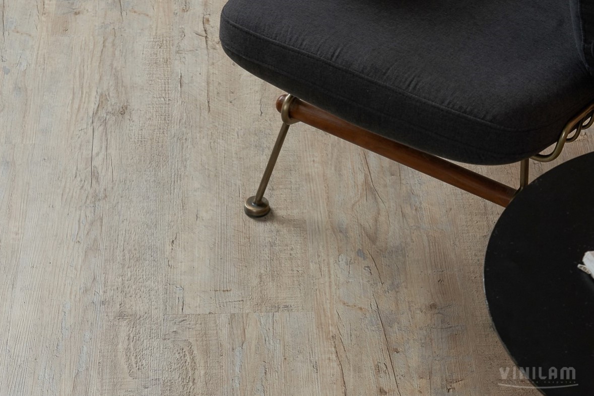 Кварцвиниловый SPC ламинат Vinilam Cork Дуб Льеж 10015 1220×227×7 фото в интерьере