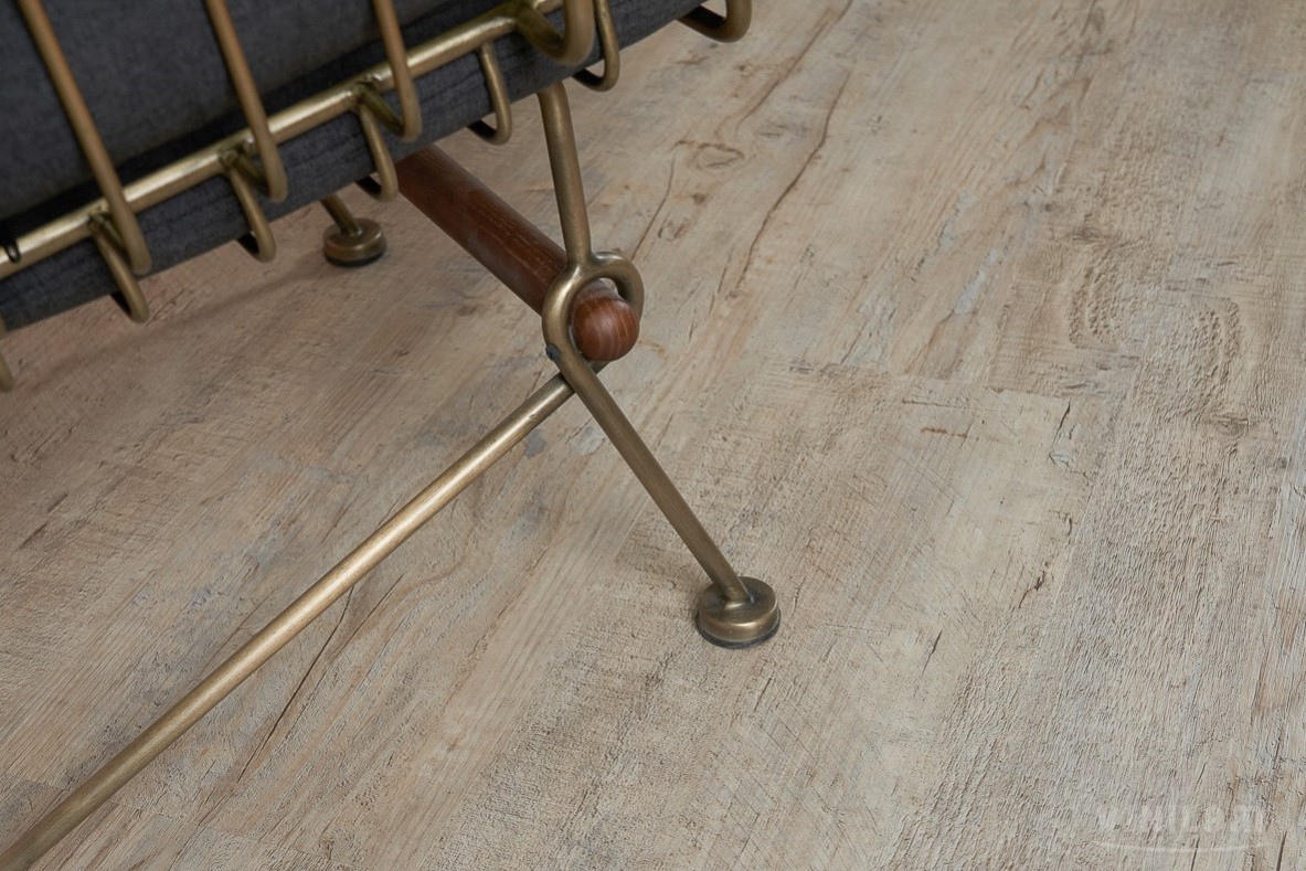 Кварцвиниловый SPC ламинат Vinilam Cork Дуб Льеж 10015 1220×227×7 фото в интерьере