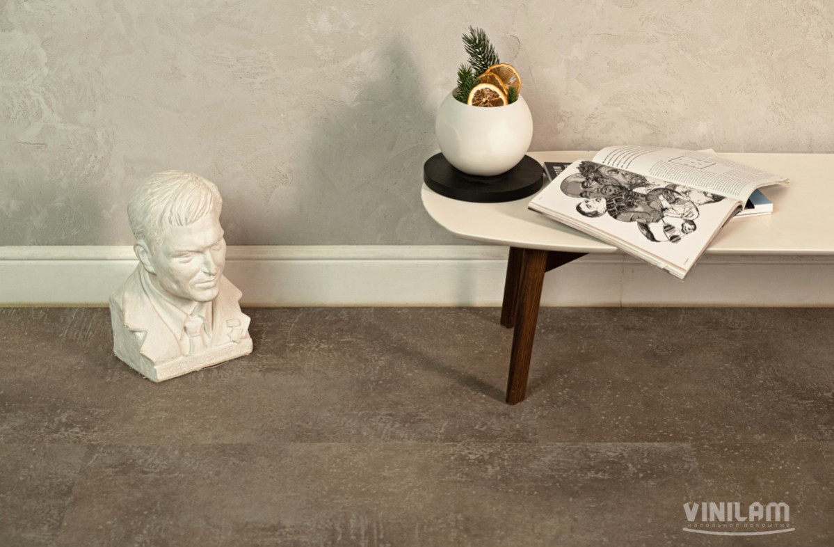 Кварцвиниловый SPC ламинат Vinilam Ceramo Stone Городское Искусство 71611 940×470×5 фото в интерьере