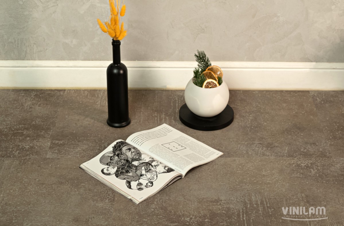 Кварцвиниловый SPC ламинат Vinilam Ceramo Stone Городское Искусство 71611 940×470×5 фото в интерьере