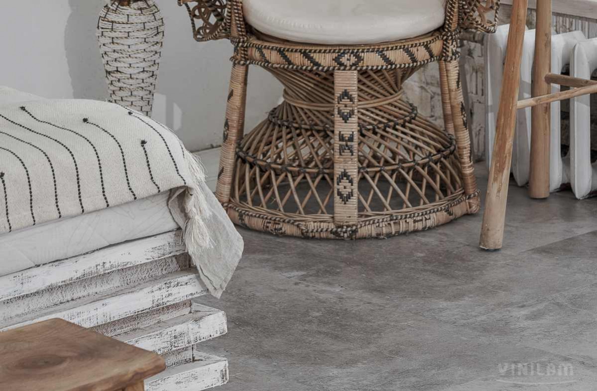 Кварцвиниловая плитка Vinilam клеевая Ceramo Stone Glue Сланцевый Камень 61605 950×480×2,5 фото в интерьере