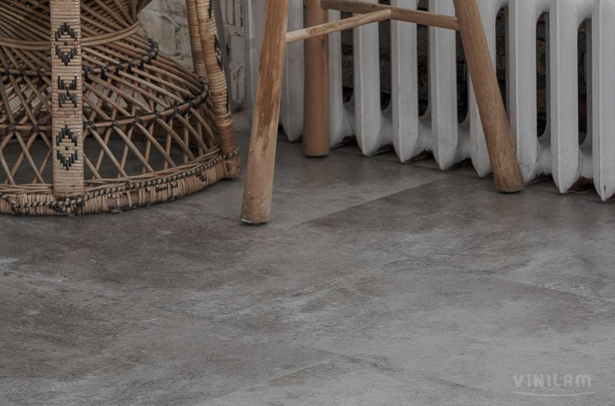 Кварцвиниловая плитка Vinilam клеевая Ceramo Stone Glue Сланцевый Камень 61605 950×480×2,5 фото в интерьере