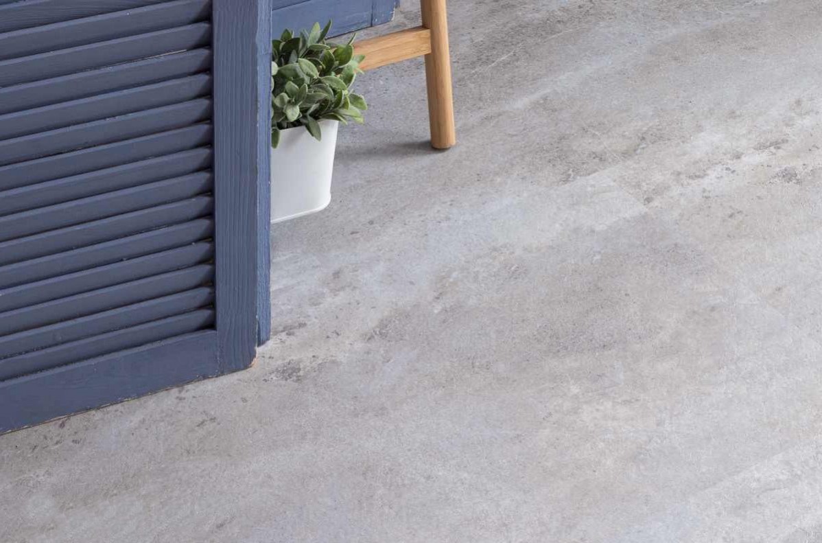 Кварцвиниловая плитка Vinilam клеевая Ceramo Stone Glue Натуральный Камень 61608 950×480×2,5 фото в интерьере