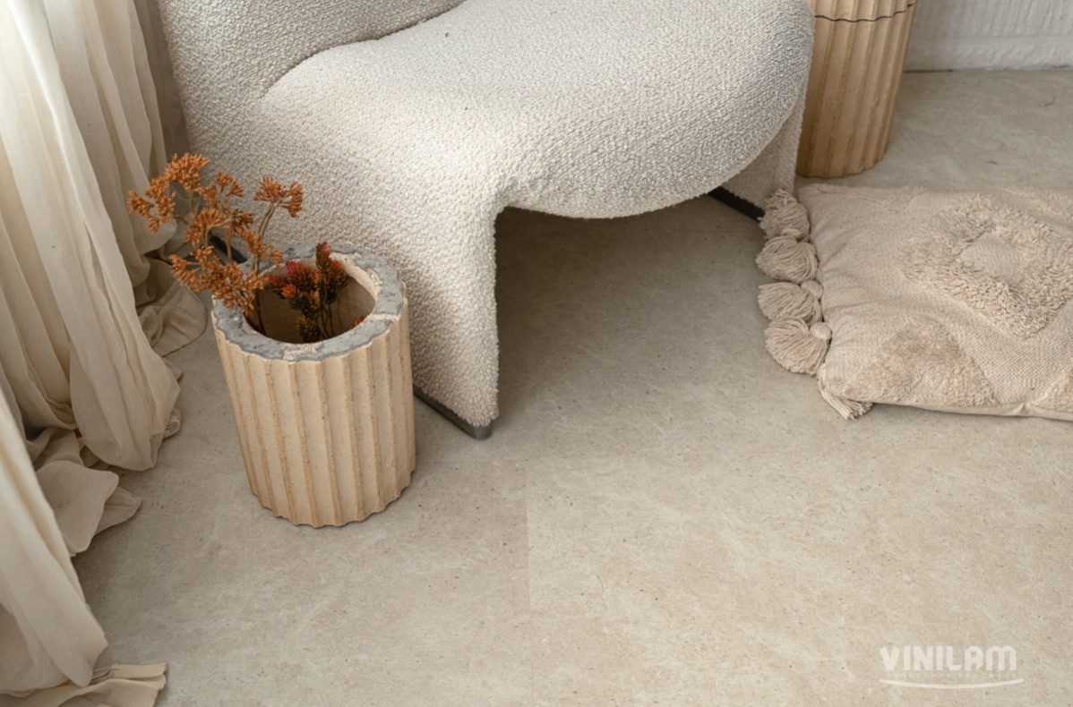 Кварцвиниловая плитка Vinilam клеевая Ceramo Stone Glue Тихая Бухта 71612 950×475×2,5 фото в интерьере