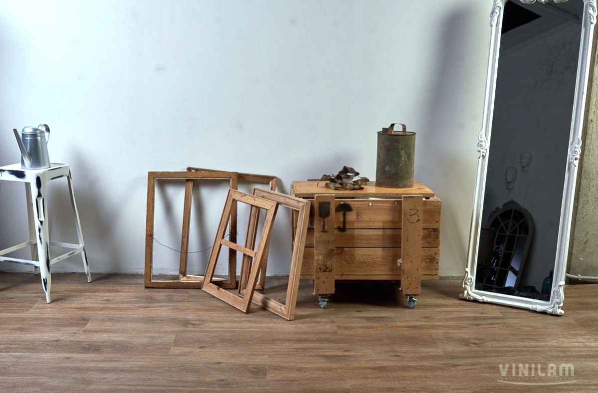 Кварцвиниловый SPC ламинат Vinilam Ceramo Wood Дуб Оливковый 61512 1220×225×5,5 фото в интерьере