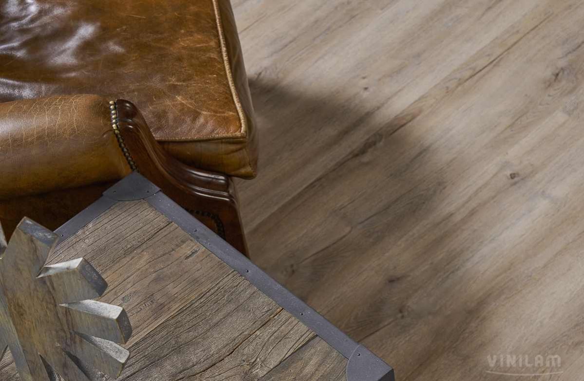 Кварцвиниловый SPC ламинат Vinilam Ceramo XXL Дуб Женева 8870-EIR 1520×225×5,5 фото в интерьере