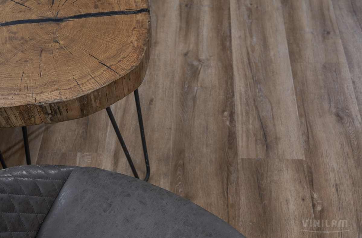 Кварцвиниловая плитка Vinilam клеевая Ceramo XXL Glue Дуб Биль 8895-EIR 1528×233×2,5 фото в интерьере