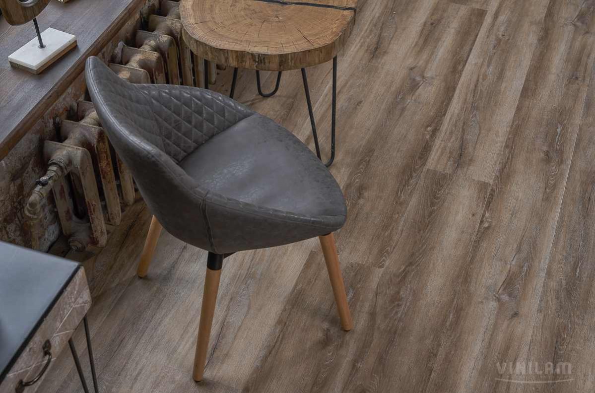 Кварцвиниловая плитка Vinilam клеевая Ceramo XXL Glue Дуб Биль 8895-EIR 1528×233×2,5 фото в интерьере