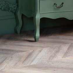 Кварцвиниловый SPC ламинат Vinilam Parquet Chevron Шеврон Шампань RI153616CL4 французская елка 1293×305×8,5