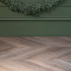 Кварцвиниловый SPC ламинат Vinilam Parquet Chevron Шеврон Шампань RI153616CL4 французская елка 1293×305×8,5