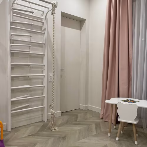 Кварцвиниловый SPC ламинат Vinilam Parquet Chevron Шеврон Сезар RI4445118CL4 французская елка 1293×305×8,5