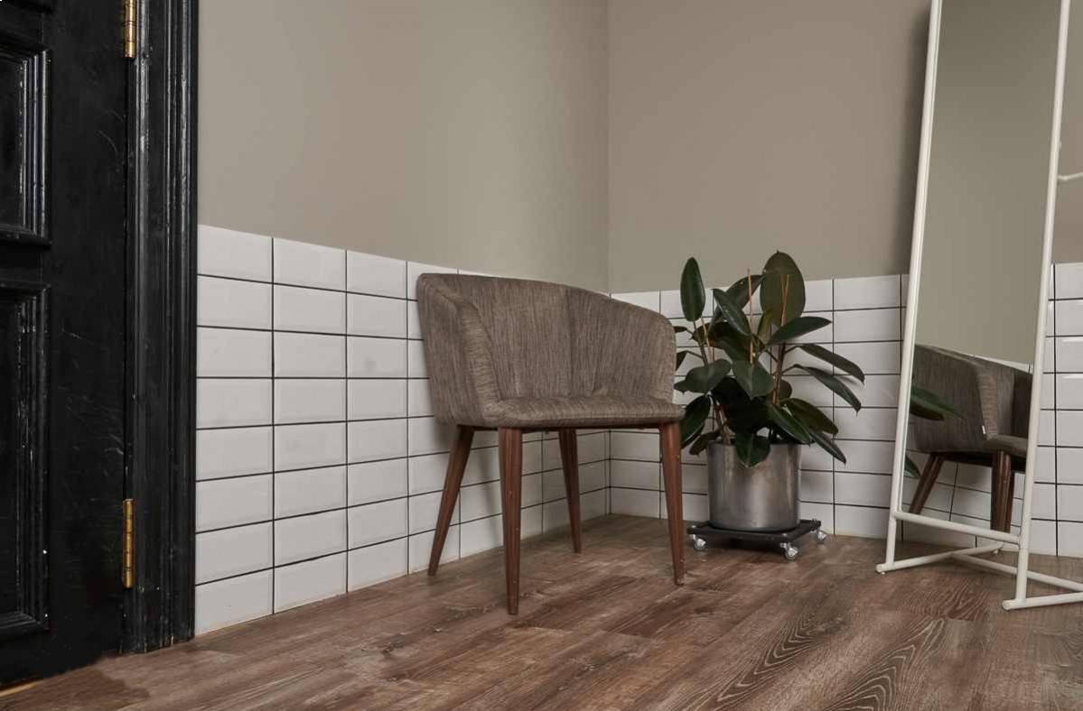 Кварцвиниловый SPC ламинат Vinilam Allure ISOCORE Дуб дымчатый I966101 1210×220×7,5 фото в интерьере