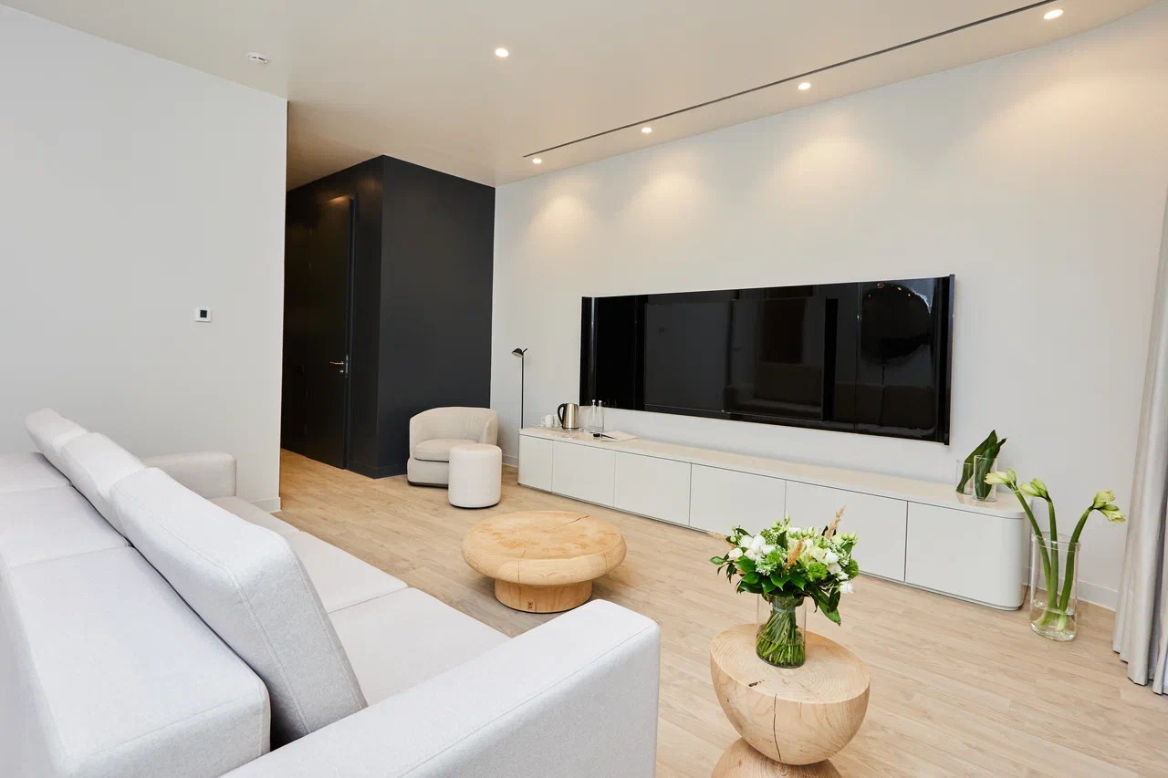 Композитная паркетная доска Quartz Parquet Классик Дуб песочный 408 400-1220×152×7 фото в интерьере Композитная паркетная доска Quartz Parquet Классик Дуб песочный 408 400-1220×152×7 фото в интерьере