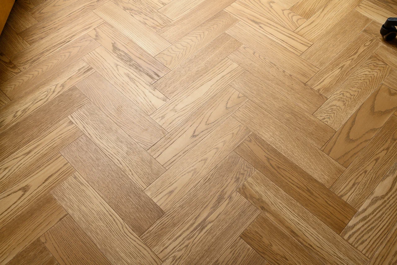 Композитная паркетная доска Quartz Parquet Елка Дуб карельский 33-419 венгерская елка 635×127×5 Композитная паркетная доска Quartz Parquet Елка Дуб карельский 33-419 венгерская елка 635×127×5