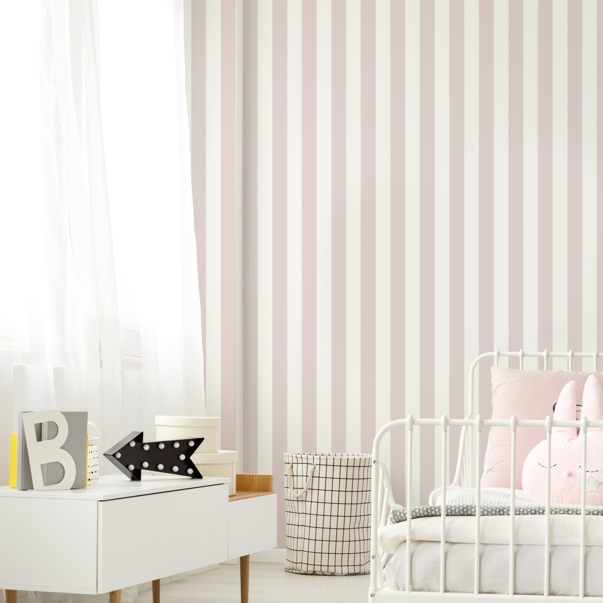 Обои Aura Individuals Stripe 108558 10,05×0,52 фото в интерьере