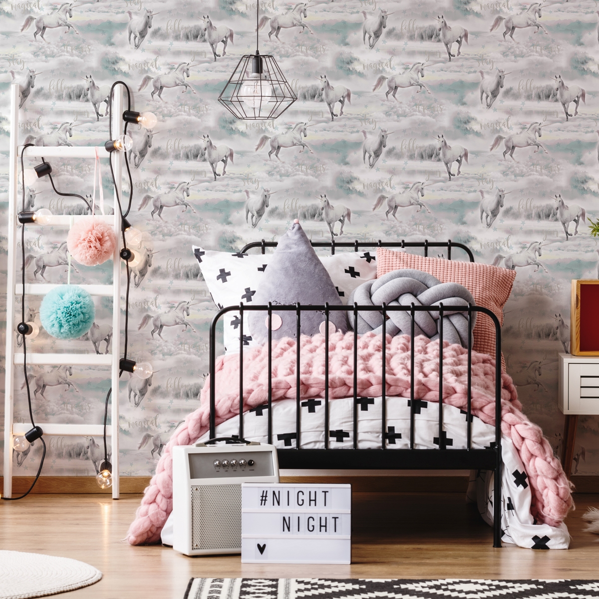 Обои Aura Individuals 106941 10,05×0,52 фото в интерьере