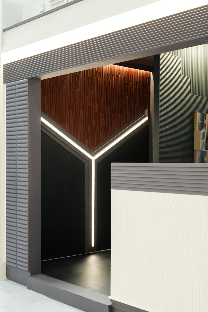 Стеновая панель под покраску Orac Decor WX204 Ripple 2000×250×16 фото в интерьере