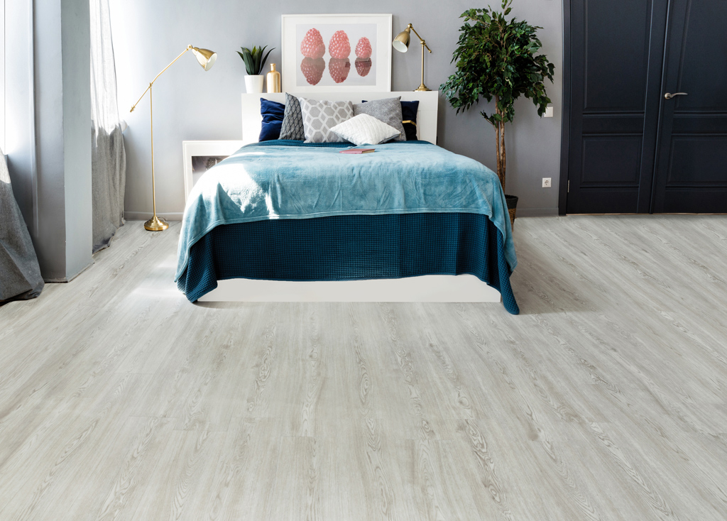 Кварцвиниловый SPC ламинат Alpine Floor Classic Light Дуб Арктик ECO 134-77 MC 1220×183×3,5 фото в интерьере Кварцвиниловый SPC ламинат Alpine Floor Classic Light Дуб Арктик ECO 134-77 MC 1220×183×3,5 фото в интерьере