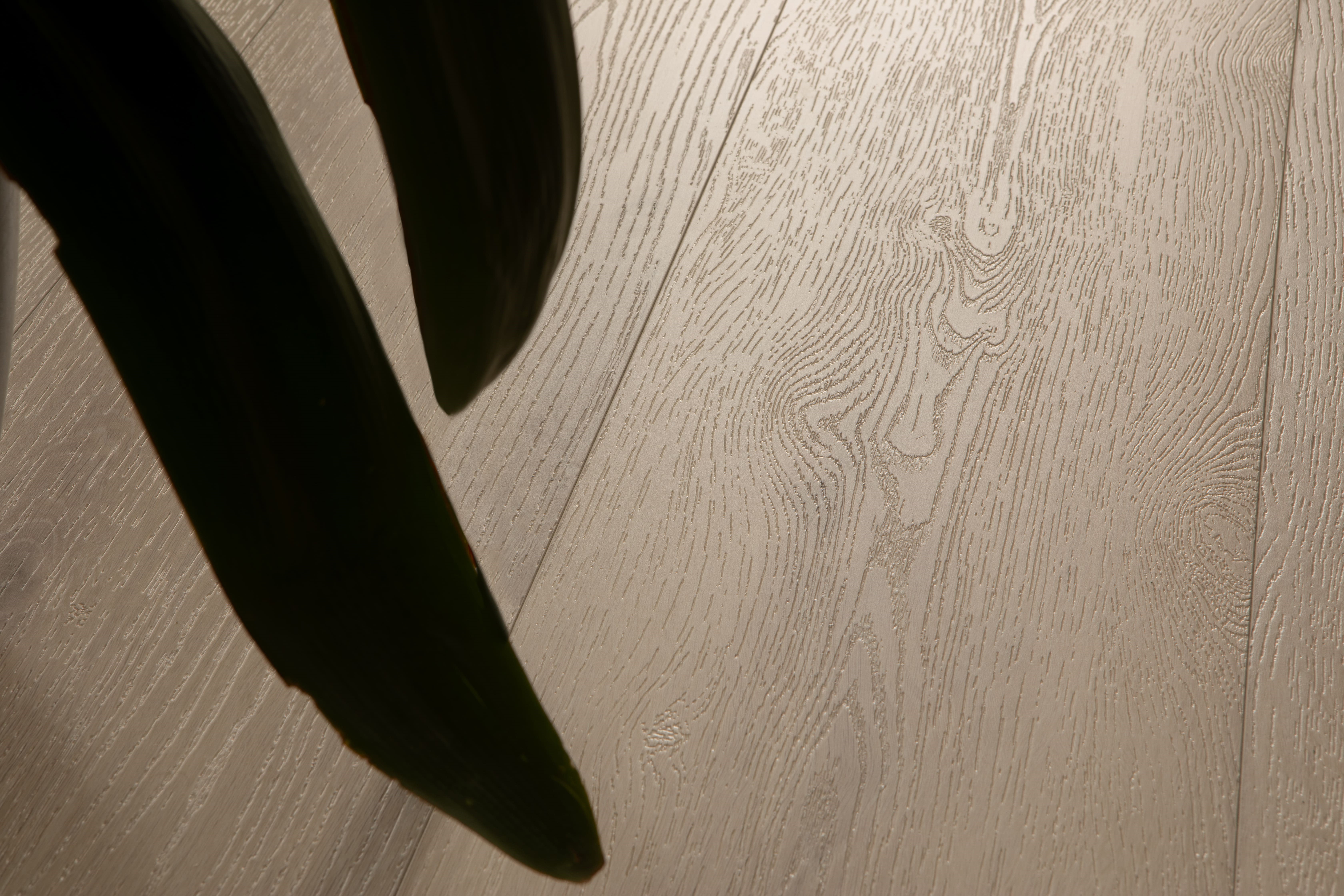 Кварцвиниловый SPC ламинат Vinilam Cork Дуб Намюр 10120V 1220×227×7 фото в интерьере