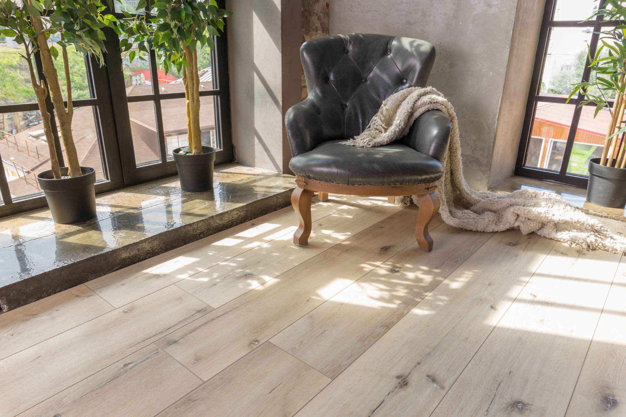 Кварцвиниловая плитка Aquafloor клеевая RealWood XL Glue AF8004XL 1524×228×2,5 фото в интерьере