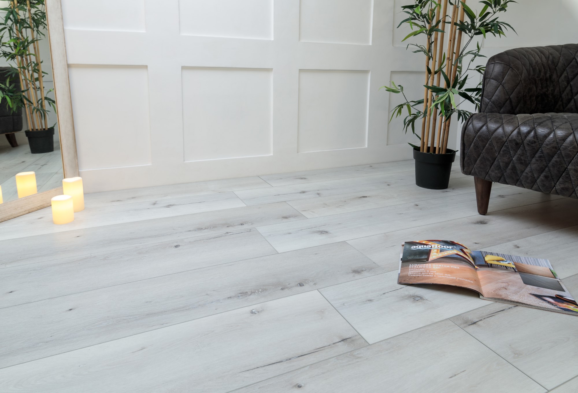 Кварцвиниловый SPC ламинат Aquafloor RealWood XL AF8006XL 1524×228×8 фото в интерьере