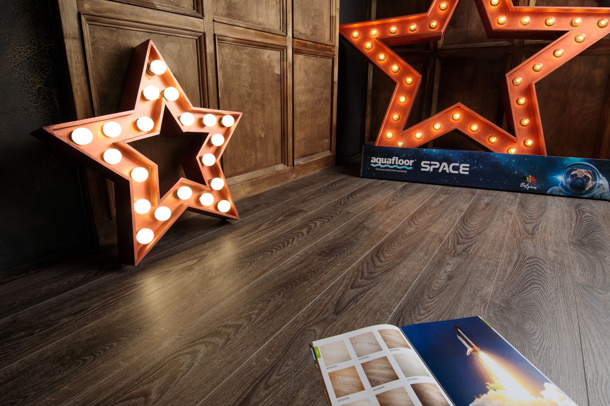 Кварцвиниловый SPC ламинат Aquafloor Space AF4058SPC 1220×180×4 фото в интерьере