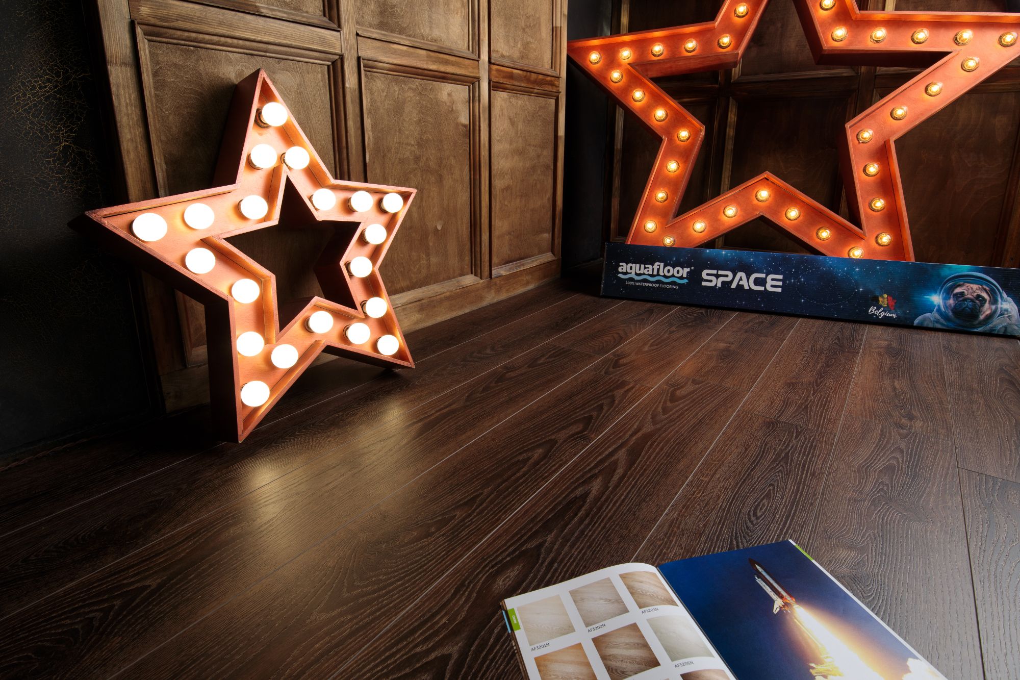 Кварцвиниловый SPC ламинат Aquafloor Space AF4059SPC 1220×180×4 фото в интерьере