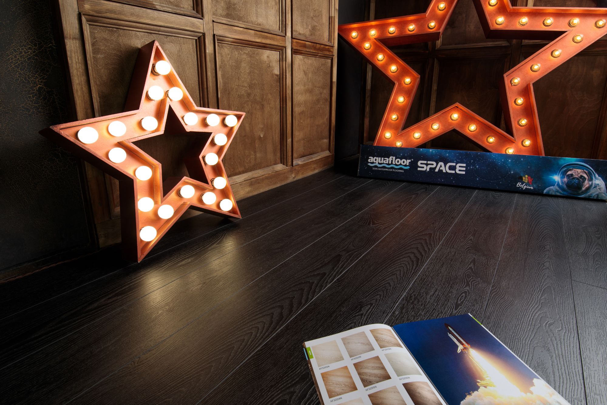 Кварцвиниловый SPC ламинат Aquafloor Space AF4060SPC 1220×180×4 фото в интерьере